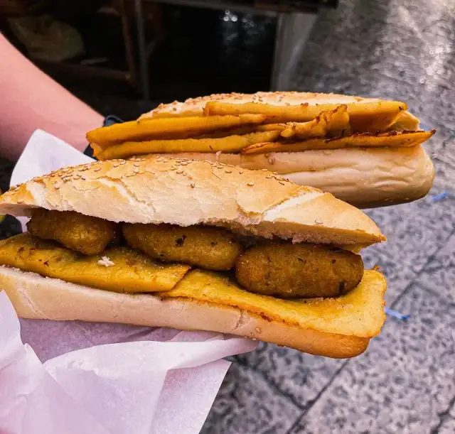 Gdzie zjeść w Katanii? Odkryj najlepsze sycylijskie smaki