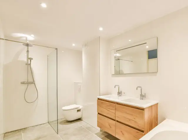 Lámpara techo baño: ¿Cómo elegirla segura y con estilo?