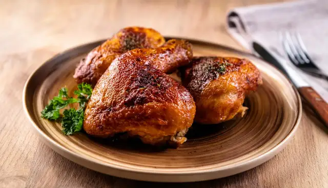 Jak upiec idealne udka z kurczaka? Temperatura i czas pieczenia