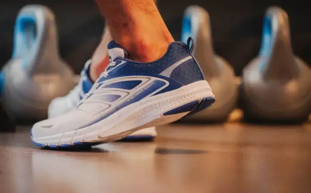 Jakie buty na bieżnię wybrać, aby uniknąć kontuzji i cieszyć się treningiem