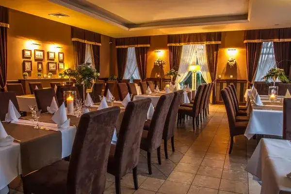 Gdzie zjeść w Oleśnicy? Odkryj najlepsze restauracje i smaki