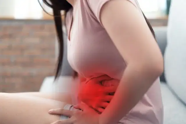 Ból żołądka: gdzie boli, co oznacza i kiedy iść do lekarza?