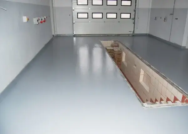 Jaki beton na posadzkę w warsztacie, aby uniknąć kosztownych napraw?