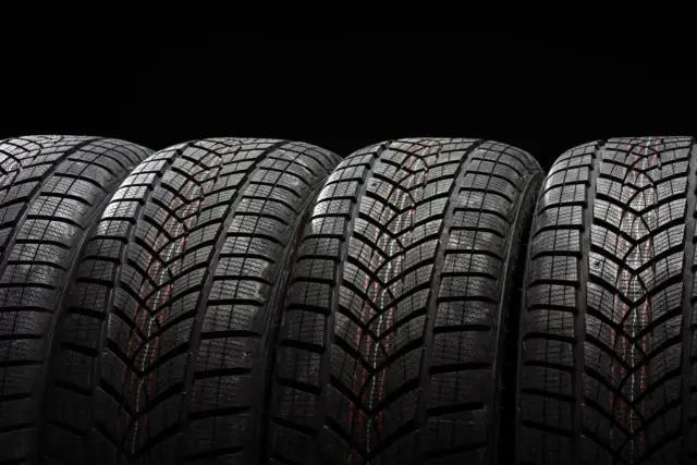 Opony wielosezonowe 2026: Czy to idealny wybór dla Ciebie?