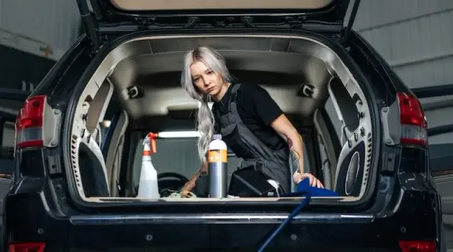 Ile można zarobić na auto detailing? Fakty i różnice w wynagrodzeniach