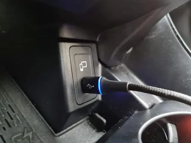 Najlepszy kabel USB C do Android Auto - uniknij problemów z kompatybilnością