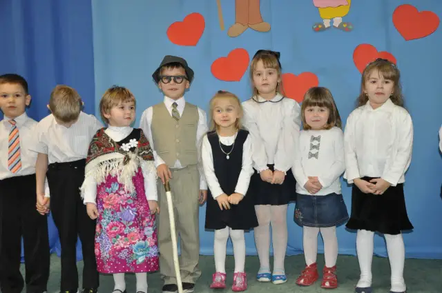 Jak łatwo przebrać dziecko za dziadka – proste pomysły na kostium i charakteryzację