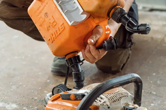 Welcher Kraftstoff für Kettensäge? Vermeiden Sie teure Fehler!