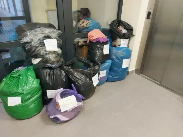 Gdzie oddać ubrania potrzebującym: 5 skutecznych sposobów pomocy