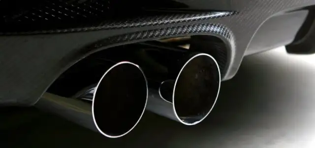 Objawy uszkodzonego tłumika drgań wydechu - co warto wiedzieć?