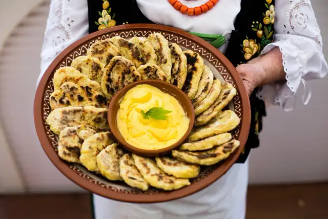 Tradycyjne potrawy regionalne Małopolski – historia, przepisy i najlepsze miejsca