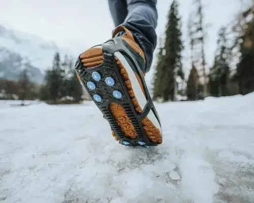 Jak czyścić buty zimowe: 6 skutecznych metod i porad eksperta