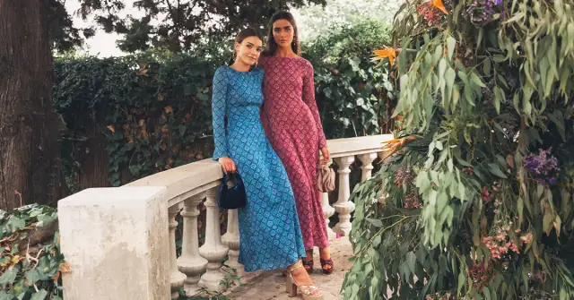 Vestidos o monos para graduación: elige el atuendo perfecto y elegante