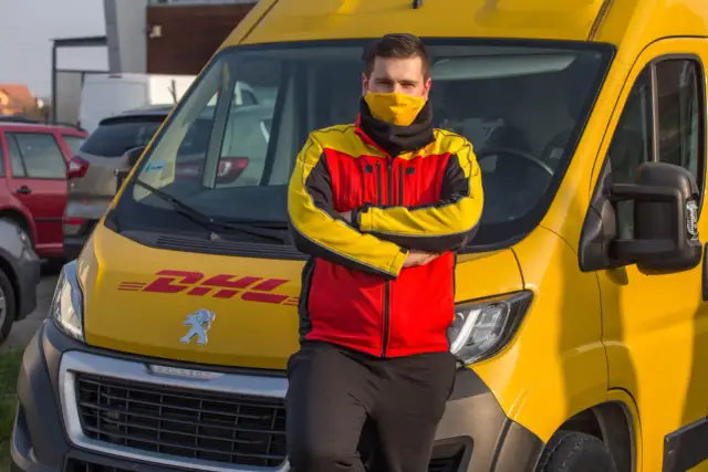 Ile naprawdę zarabia kierowca DHL? Sprawdź, czy to się opłaca!