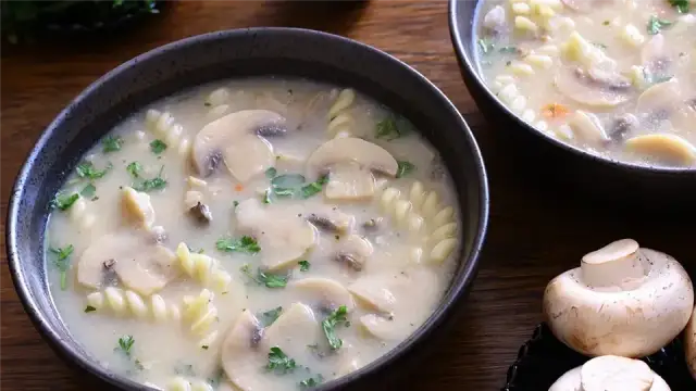 Jak zrobić dobrą zupę pieczarkową, która zachwyci Twoich gości