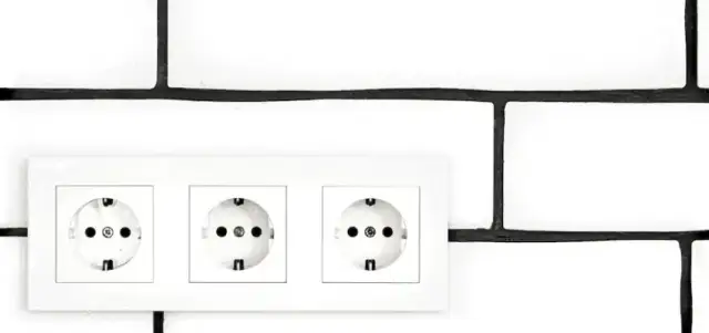 Jak rozmieścić kontakty w sypialni: 8 porad dla optymalnej instalacji