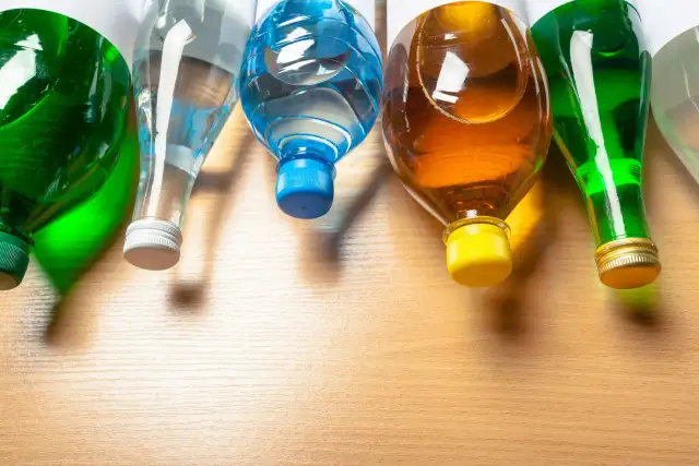 Napoje zero na keto: bezpieczne wybory i pułapki, których unikaj