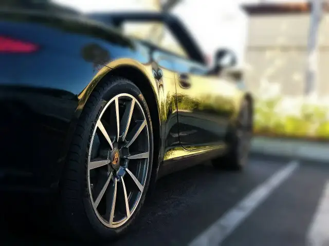 Jaka opona na felge? Kluczowe wskazówki, aby uniknąć błędów