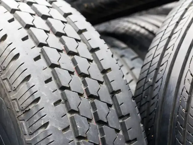 Czy opony to gabaryty? Sprawdź, jak je właściwie wyrzucić