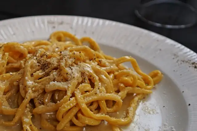 Gdzie zjeść w Rzymie tanio i smacznie – najlepsze miejsca na jedzenie