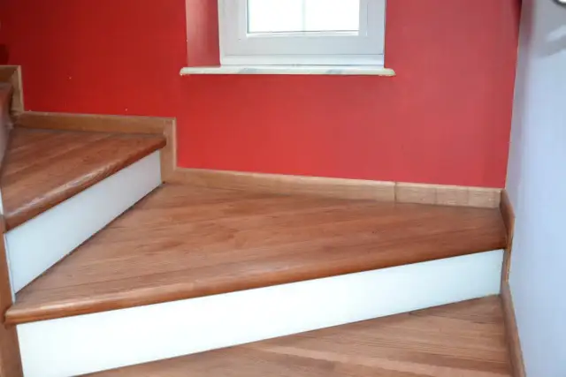 Jak zabezpieczyć schody drewniane przed remontem? Uniknij kosztów!