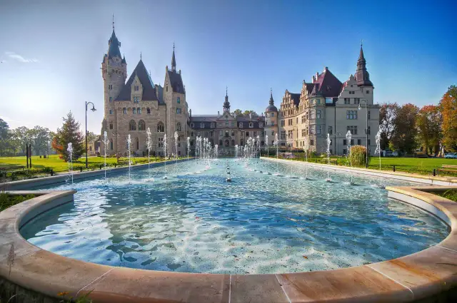 Zamek Moszna atrakcje: Odkryj magiczne miejsca i niezapomniane wydarzenia
