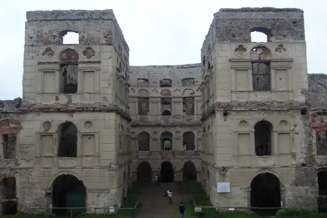 Zamek w Krzyżtopór: Fascynująca historia i atrakcje turystyczne