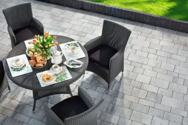 Kostka brukowa przed czy po elewacji - uniknij kosztownych błędów