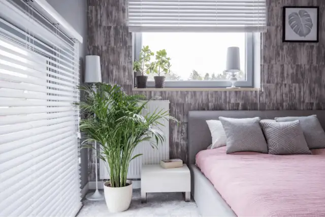 Aranżacja okna w sypialni: Inspiracje i praktyczne porady