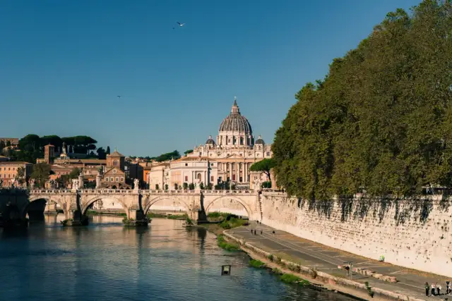 Rzym: Noclegi od 35€? Sprawdź, jak zaplanować budżet!