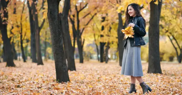 Jak dobrać kurtkę do długiej spódnicy? Poradnik stylizacji