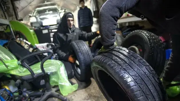 Kiedy zmieniać opony na letnie? Zasada 7°C, prawo i bezpieczeństwo