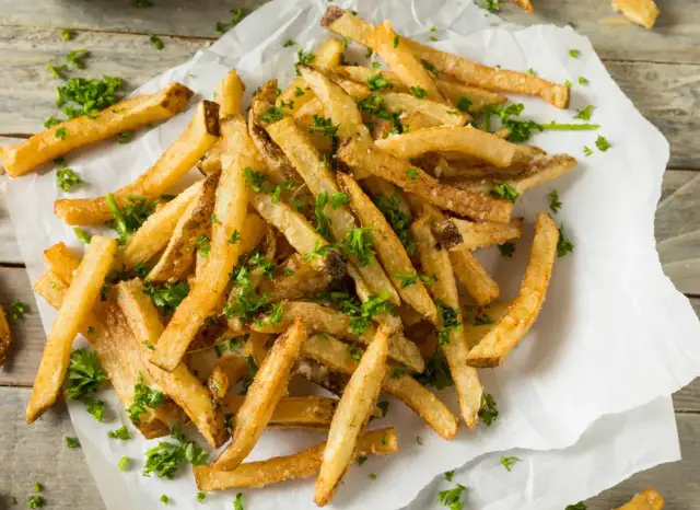 Domowe frytki jak z Maka? Odkryj sekret chrupkości!