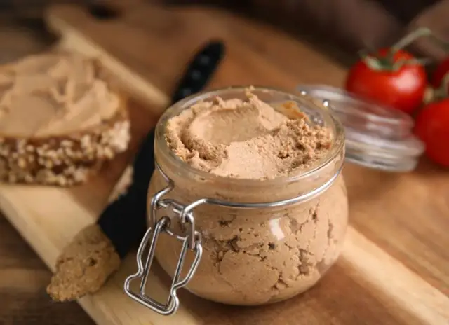 Jak zrobić pasztet wieprzowy do smarowania, który zachwyci gości