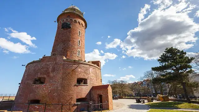 Ile schodów ma latarnia morska w Kołobrzegu? Odkryj tajemnice!