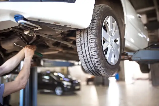 Wysprzęglik sprzęgła objawy - jak rozpoznać poważne problemy w aucie