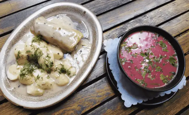 Gdzie zjeść w Szklarskiej Porębie? Odkryj najlepsze restauracje i smaki