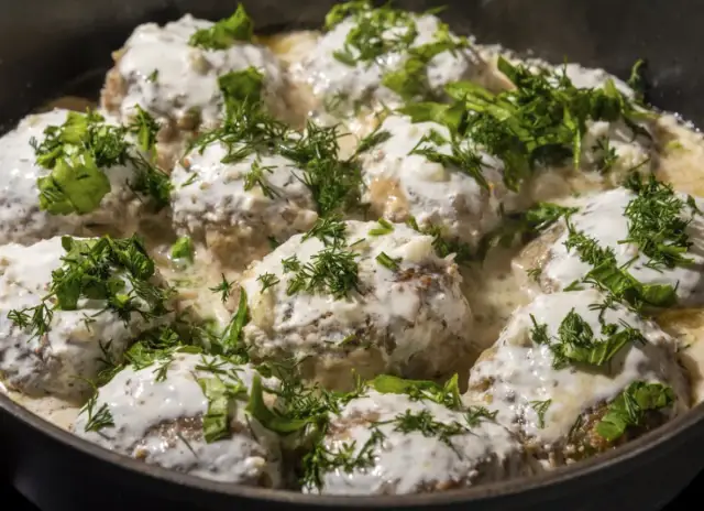 Idealne dodatki do pulpetów w sosie koperkowym sprawdź!