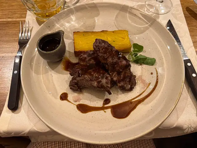 Gdzie zjeść w Pradze: najlepsze miejsca na niezapomniane jedzenie