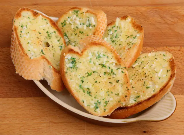 Szybkie ciasto na grilla – łatwe przepisy na pyszne przekąski