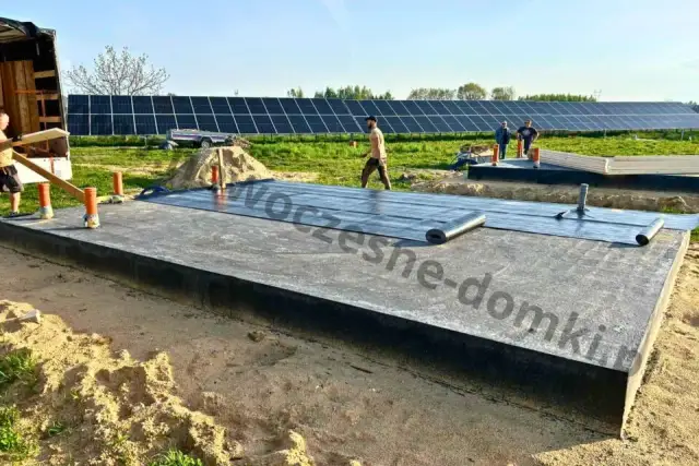 Jaki fundament pod dom 35m2? Płyta, ławy, bloczki wybierz mądrze!