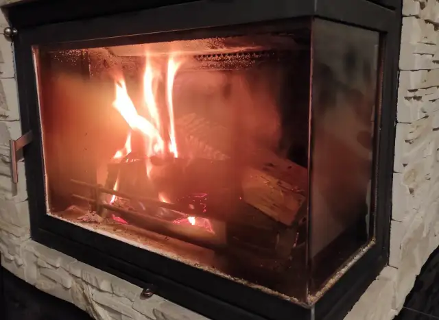 Kominek czy koza? Porównaj wady, zalety, koszty i wybierz!