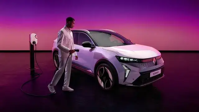 Ile ładuje się samochód elektryczny? Poznaj kluczowe czynniki wpływające na czas ładowania