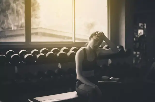 Jak często trenować crossfit, aby uniknąć przetrenowania i kontuzji?