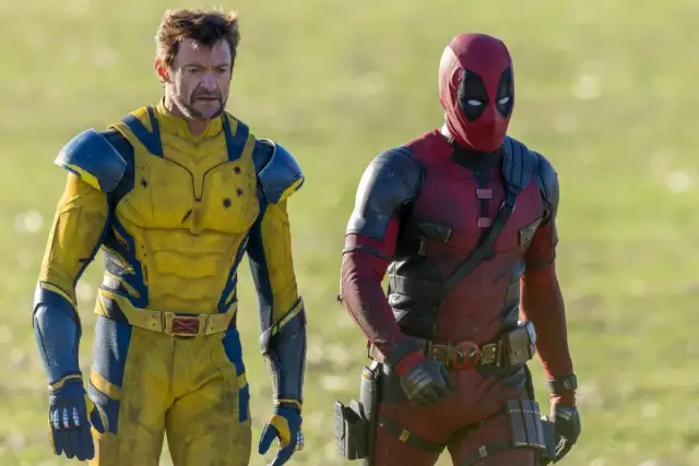 Wolverine i Deadpool w swoich kultowych strojach, zapowiedź premiery Deadpool 3.