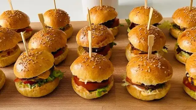 Mini burgers maison : secrets des pains moelleux & garnitures bluffantes