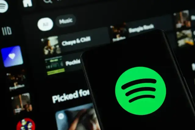 Jak pobierać piosenki na Spotify i cieszyć się muzyką offline