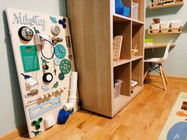 Jak zrobić tablicę edukacyjną dla dziecka - proste pomysły i materiały