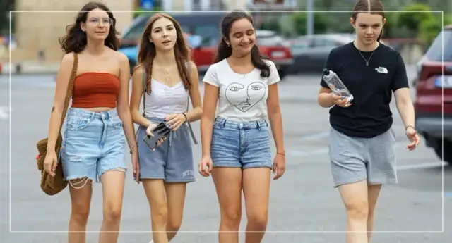 Stylizacje do szkoły 2025: Jak wyglądać modnie i wygodnie?