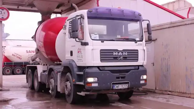 Jak powstaje beton? Poznaj tajniki produkcji i składników betonu